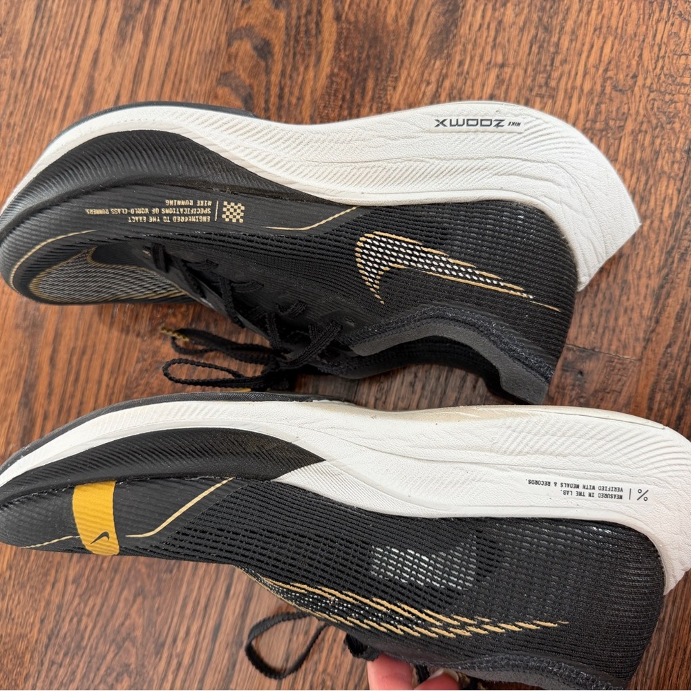 Nike Vaporfly 2 Racers - Picture 2 of 7
